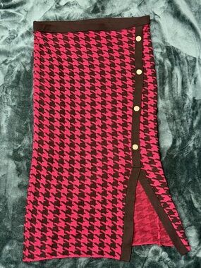 Red & Black Houndstooth Snap-Front Pencil Skirt